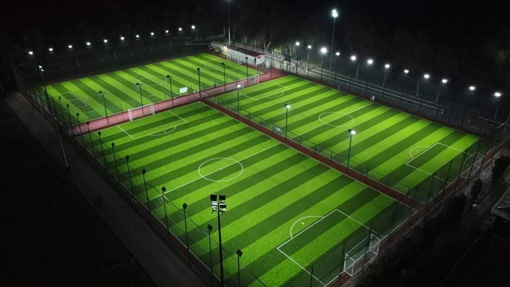 الملاعب والتأجير